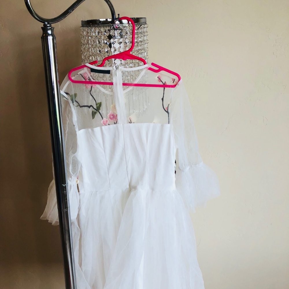 WHITE FLORAL DRESS - Picture 6 of 7